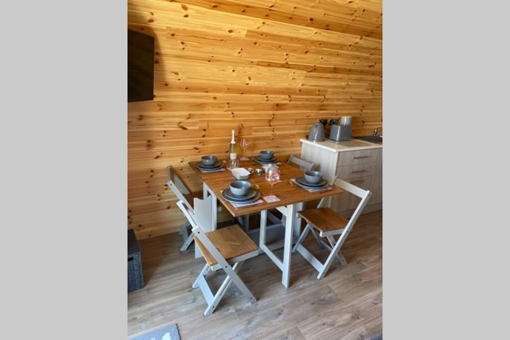 Allt Yelkie Pod Tri, Earlish Luaran gambar