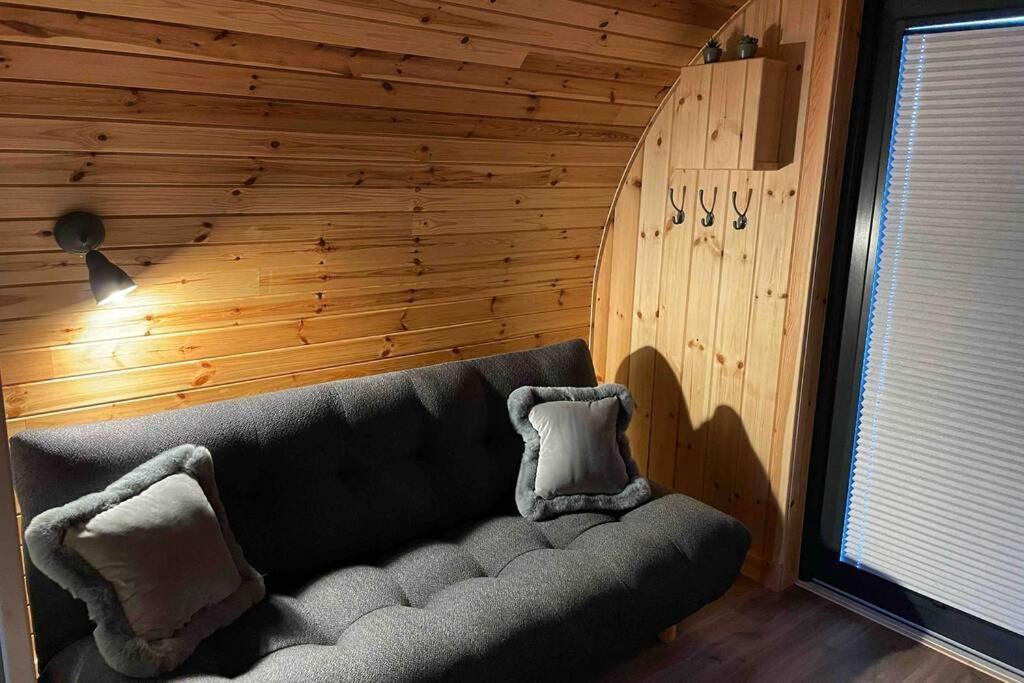 Allt Yelkie Pod Tri, Earlish Luaran gambar